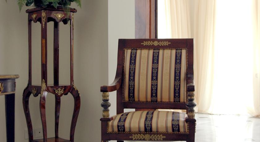 Rcheuli Hotel Batumi Bagian luar foto