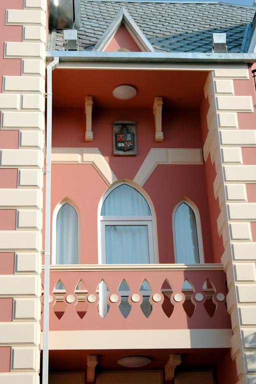 Rcheuli Hotel Batumi Bagian luar foto