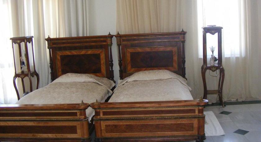 Rcheuli Hotel Batumi Bagian luar foto