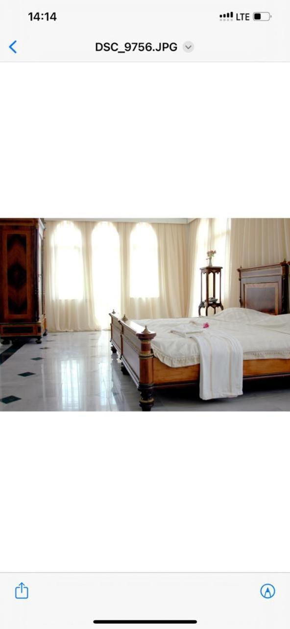 Rcheuli Hotel Batumi Bagian luar foto