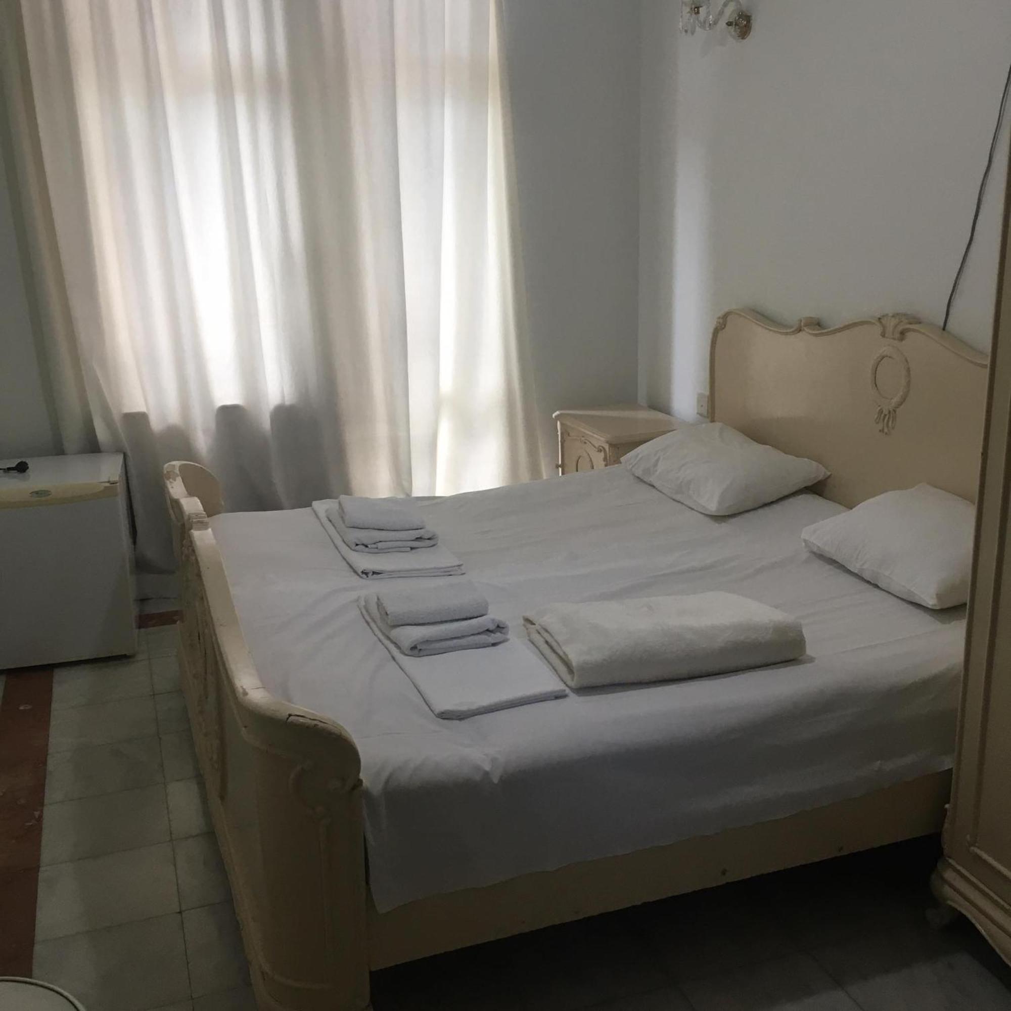 Rcheuli Hotel Batumi Bagian luar foto