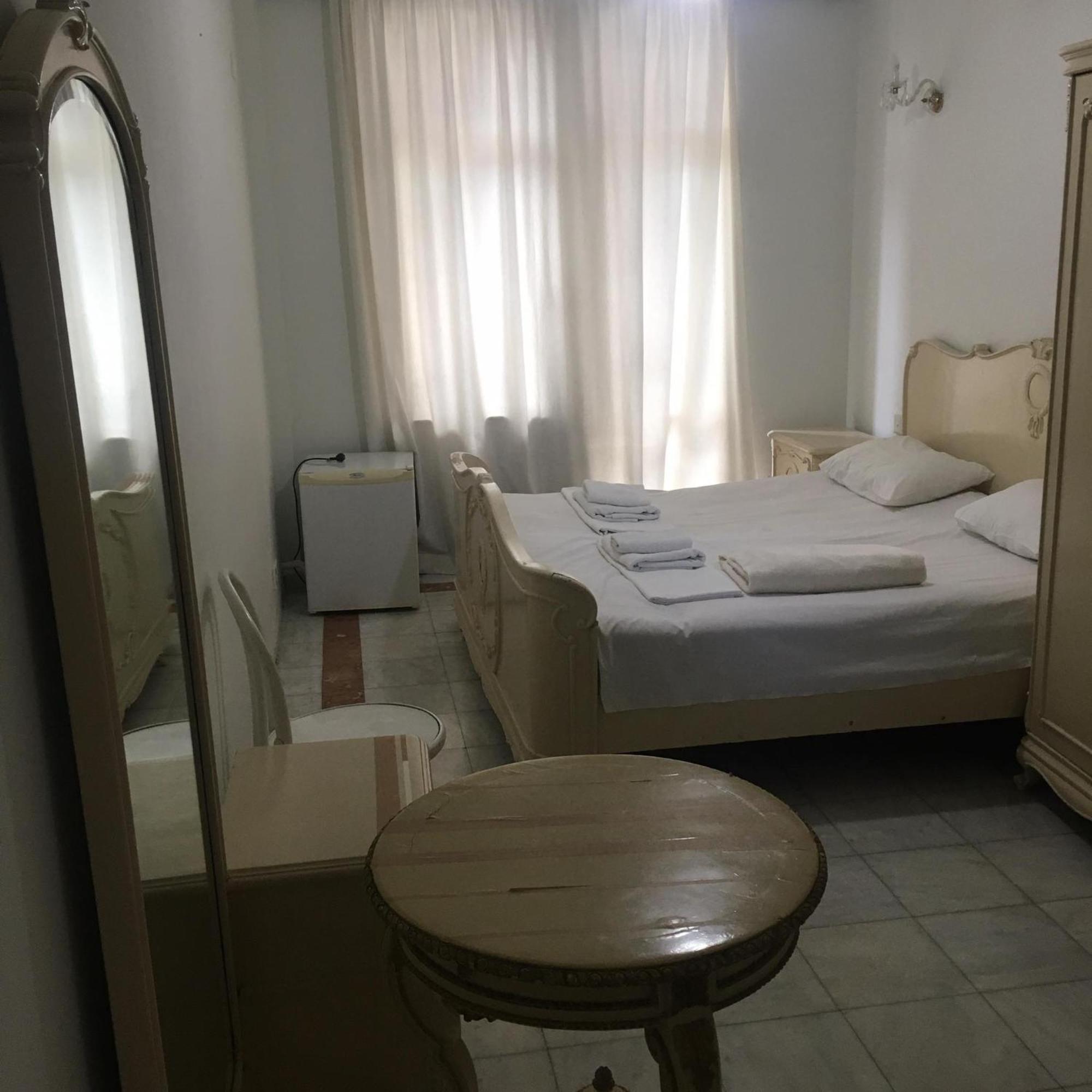 Rcheuli Hotel Batumi Bagian luar foto