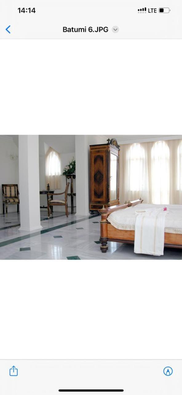 Rcheuli Hotel Batumi Bagian luar foto