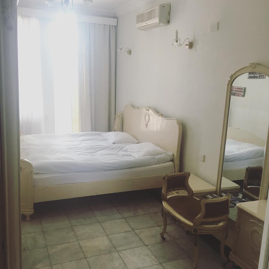 Rcheuli Hotel Batumi Bagian luar foto