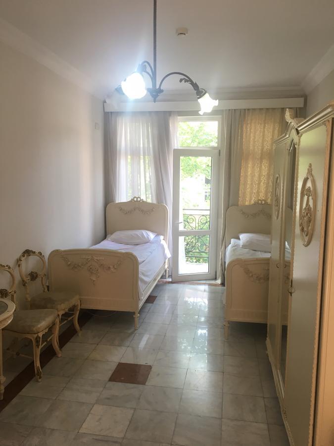 Rcheuli Hotel Batumi Bagian luar foto