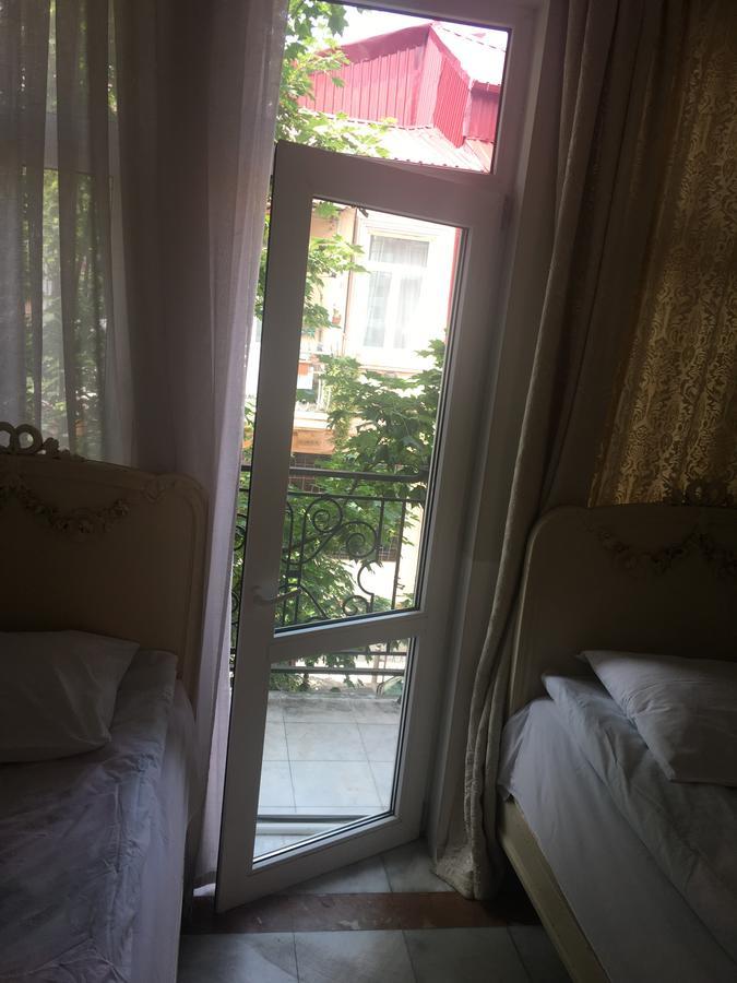 Rcheuli Hotel Batumi Bagian luar foto