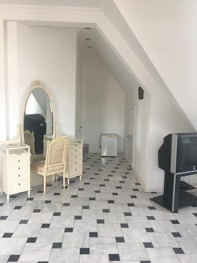 Rcheuli Hotel Batumi Bagian luar foto