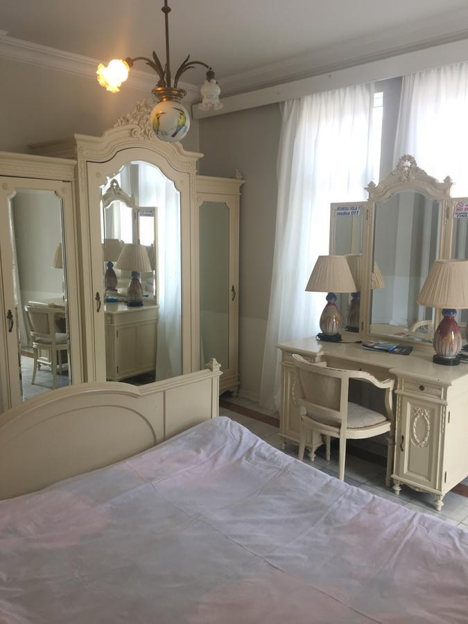 Rcheuli Hotel Batumi Bagian luar foto